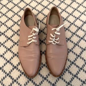 Freda Salvador Size 8 Lace Up Oxfords